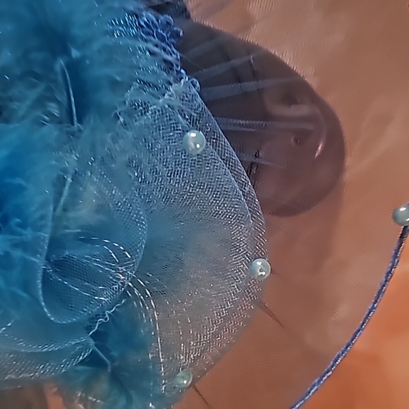 Fascinator - Picture 3 of 3